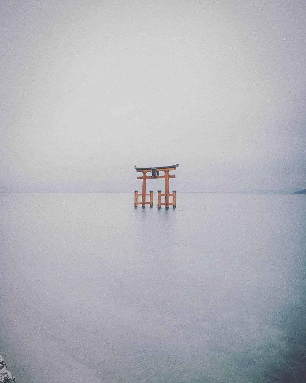 Berlin Tokyoさんのインスタグラム写真 - (Berlin TokyoInstagram)「Mysterious scenery on the sea takes you to the surreal world of the Japanese heritage. . . . #hellofrom Shiga, #japan」10月8日 22時41分 - tokio_kid