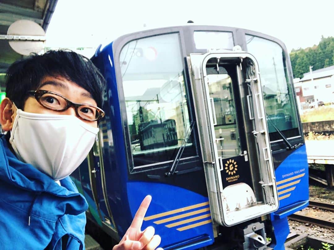 吉川正洋さんのインスタグラム写真 - (吉川正洋Instagram)「SR1系カッコイイ！快速、快適。普通運用のお得感もありがたいです！  #しなの鉄道」10月8日 22時43分 - dhyoshikawa