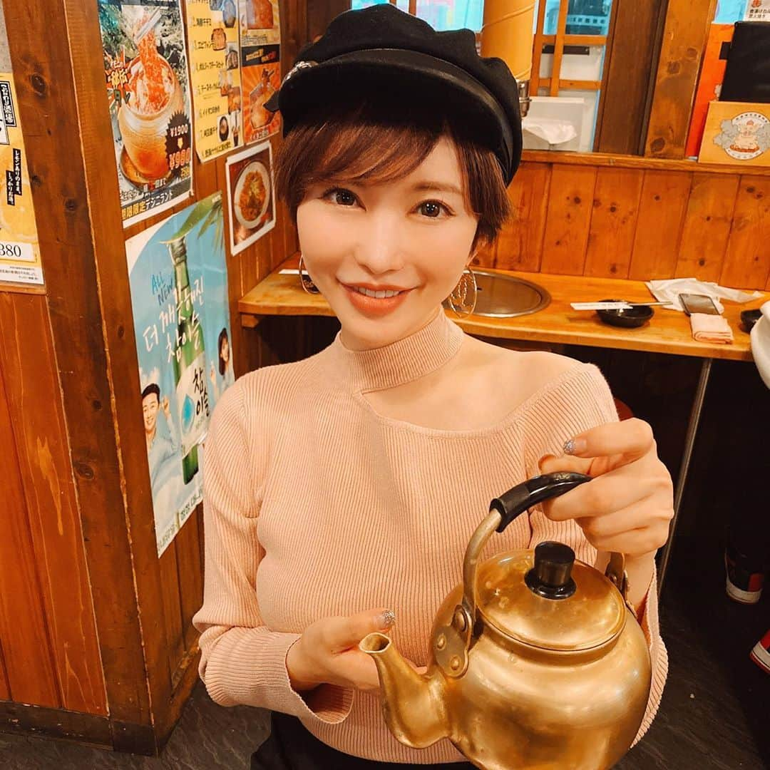 里美ゆりあさんのインスタグラム写真 - (里美ゆりあInstagram)「マッコリいかがですか❤？  #マッコリ #チーズタッカルビ #やかん #里美ゆりあ」10月8日 22時57分 - satomiyuria