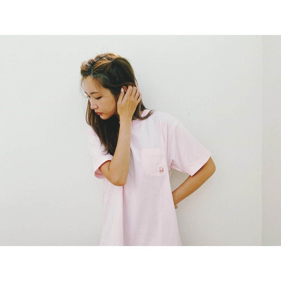 紗栄子さんのインスタグラム写真 - (紗栄子Instagram)「今回のオーガニックコットンTシャツの私の押し色は...  ピンクです🌸  刺繍もピンクで PINK×PINK🦄💖✨  #nasufarmvillage #クラウドファンディング中」10月8日 22時58分 - saekoofficial