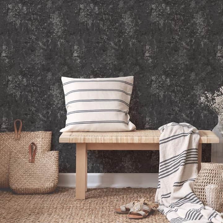 HGTVさんのインスタグラム写真 - (HGTVInstagram)「Big Fall Savings just dropped at The Home Depot! 😍 We’re eyeing this gorg wallpaper to create moody #fallvibes and some wicker baskets to hold all of our cuddly winter blankets. 🧺 Save up to 65% off our picks when you shop the link in our profile. 🛍🔝⁠ ⁠ #homedepot #falldecorating #designonabudget」10月8日 23時02分 - hgtv