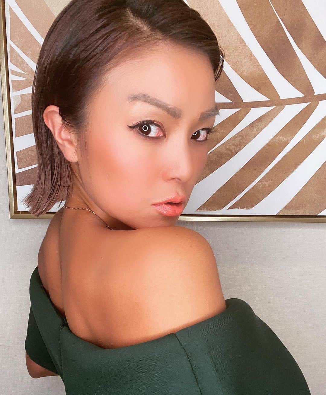 Nazukiのインスタグラム：「✨𝓜𝔂 𝓑𝓲𝓻𝓽𝓱𝓭𝓪𝔂✨  2020.10.8 41歳の誕生日を迎えました㊗️  友達からのたくさんのメッセージ❣️  そして、SNSを通していつも応援してくれてる皆さんからの温かいメッセージに、幸せを感じてます🥰  毎日楽しいだけの生活ではないし、辛い事や、予期せぬ事が降りかかってきたり、大きな試練もたくさんあるけど、 その都度自分自身と向き合い、高めていき、ほんとの意味での芯の強い女性になれるように41歳は歩んでいきたいと思います👏🏻  これからもよろしくお願いします🥺 ❤️  thank you❤️💕  #mybirthday #happybirthday #danber #mama #mamalife #41yearsold  #誕生日　#41歳　#シンママ　#ママライフ #ダンサー」