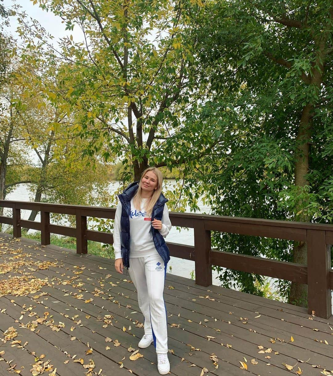 ヤナ・ノスコワさんのインスタグラム写真 - (ヤナ・ノスコワInstagram)「Autumn time 🍂」10月8日 23時05分 - yana_noskova_