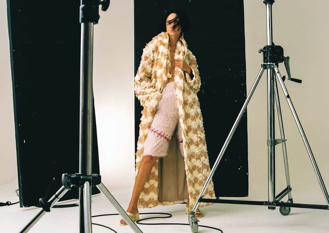倉岡晋也のインスタグラム：「Latest shooting ✔︎ At Paris for @laruicci SS21 RTW Shot by @adam_peter @wearenewcomers Mua @anitajolles Hair @hikageyumiko @saint_germain_agency RTW Designer @__cemcinar__ Model @sinarabarbosa Stylist @shinyakuraoka Thanks @aislingwf Press @autrementpr #pfw #parisfashionweek #ss21 #パリ」