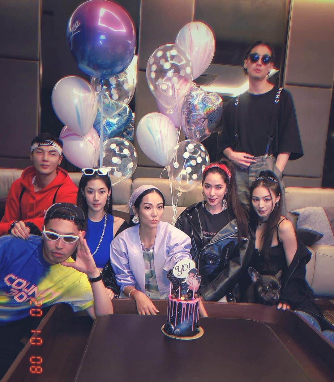 アリッサのインスタグラム：「happy birthday Yoyokukoolallalalalalalala! 🥳 #90stheme x」
