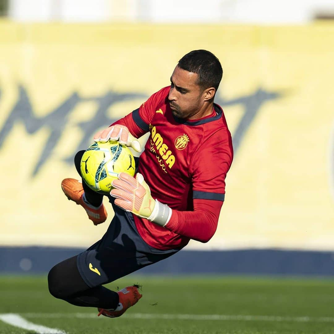 セルヒオ・アセンホ・アンドレスさんのインスタグラム写真 - (セルヒオ・アセンホ・アンドレスInstagram)「¡GooD DaY!🌞⚽️👐 @villarrealcf」10月8日 23時23分 - sergioasenjo1