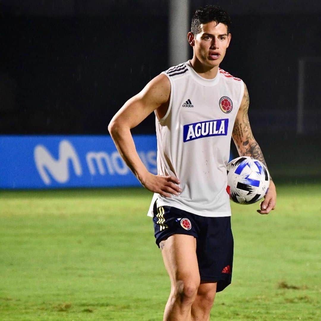 のインスタグラム：「🇨🇴💛💙❤️」