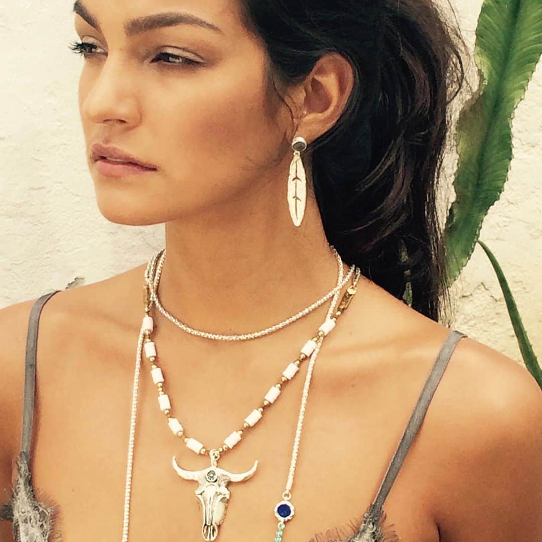 のインスタグラム：「Throwback Thursday to our Santa Fe shoot in Ibiza with the gorgeous @daniellesandhu  Who remembers our Santa Fe Collection? Would you like us to bring in back in sterling silver?   Send us a message 😊🙌🏻」