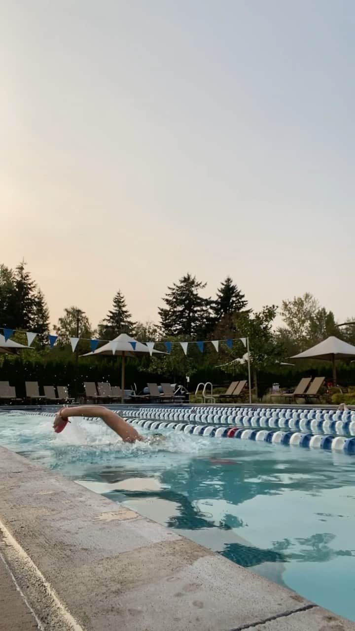 Julieのインスタグラム：「Happy place 💙 . . . @arenausa #arenawaterinstinct #swimmer #summerjulep #swimming #swim #swimlife #loveswimming #instaswimming #mastersswimming #usaswimming #swimtraining #swimfast #swimpractice #myswimpro #swimsmarter」