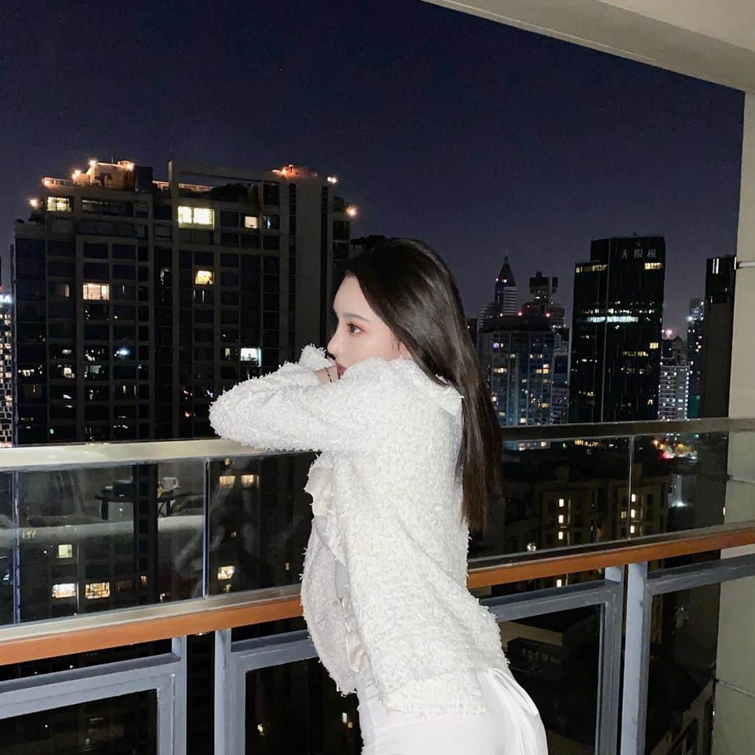 のインスタグラム：「With a night like this🌃」