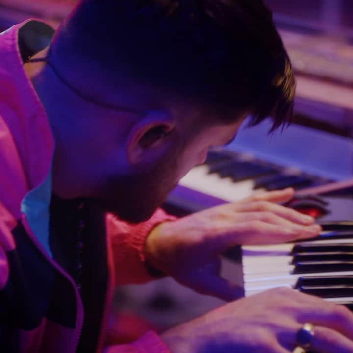 のインスタグラム：「Hope you're loving our live version of COME OVER?   @annemarie @tionwayne #ComeOver - link in bio」