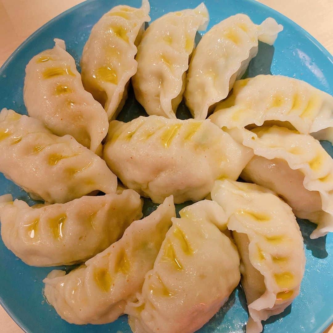 鈴木咲さんのインスタグラム写真 - (鈴木咲Instagram)「美味しい台湾料理と餃子を食べながら打ち合わせしました🥟」10月9日 0時21分 - sakisuzuki1103