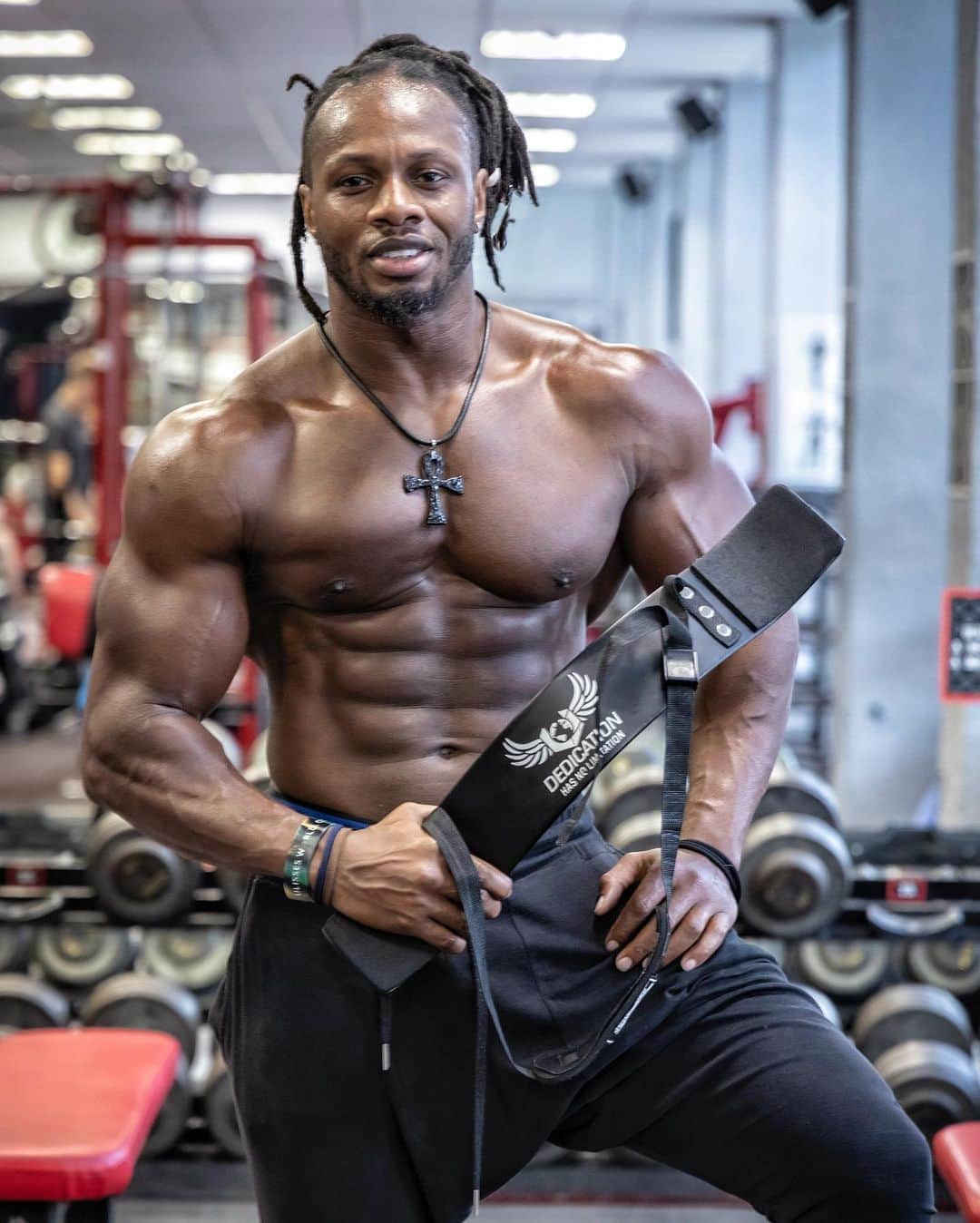 Ulissesworldさんのインスタグラム写真 - (UlissesworldInstagram)「Arm Blaster Bicep Blast 💪🏾 I cannot stress enough the activation and pump I get from using the arm blaster. Pure isolation of the biceps for RESULTS! 💪🏾 Get 30% off SITEWIDE!! Apply code GAINS30 at checkout👆LINK IN BIO👆WWW.UAPPARELWORLD.COM _ Joggers, Tee & Socks also available at WWW.UAPPARELWORLD.COM Free Shipping to USA 🇺🇸 & Europe on all orders above £99  _ #uapparelworld #ulissesworld #dedicationhasnolimitation」10月9日 0時20分 - ulissesworld