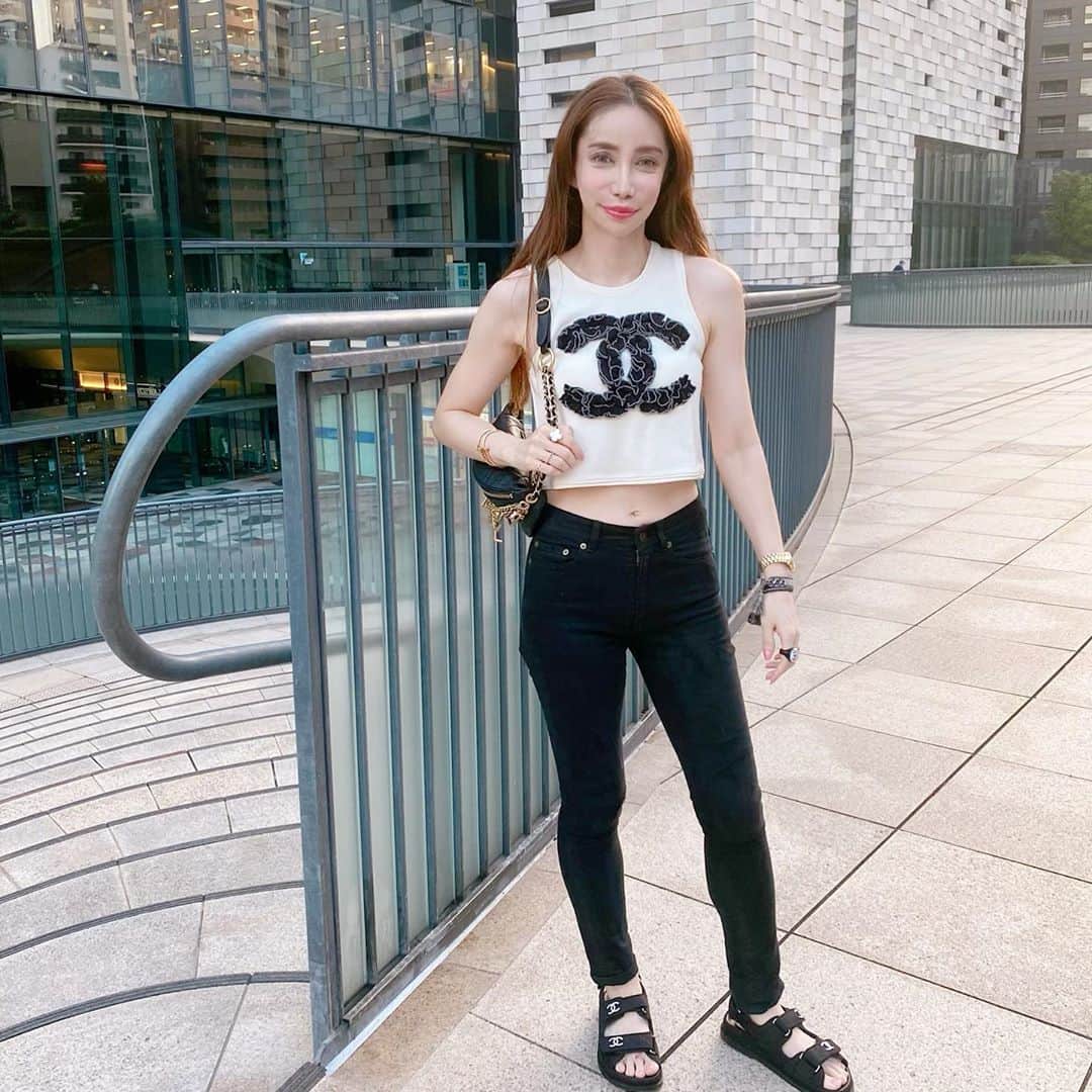 fashion dog loverさんのインスタグラム写真 - (fashion dog loverInstagram)「black and white🖤✖︎🤍  #fashion#fashiongram #fashionstyle #fashionblogger #fashionable #ootd #ootdfashion #outfits #outfit #outfitoftheday #black #blackandwhite #chanelshoes #chanel#saintlaurent #ファッション#ファッションコーデ #ファッションスナップ #コーデ #コーディネート #シャネル#サンローラン」10月9日 0時30分 - chihuahuanyan