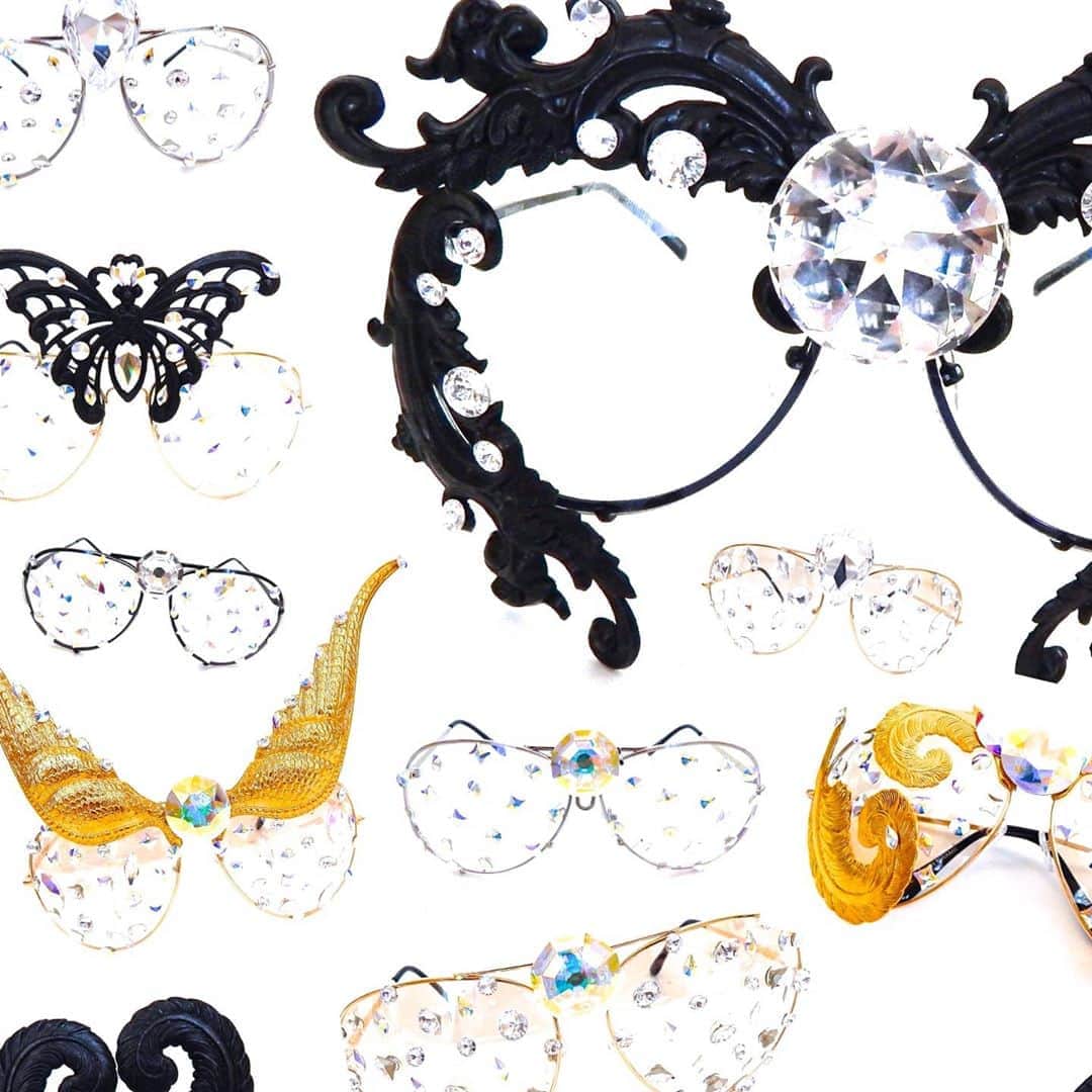 のインスタグラム：「WESTRAY COLLECTION 🦅🦅🦅💎💎💎 #MADEBYME @GASOLINEGLAMOUR #GASOLINEGLAMOUR  #ART #FASHION #STYLE  #OOAK #EDITORIAL #JEWELRY  #EYEWEAR  #EMPIRE #IDONTQUIT #BURYYOURDOUBTS #OFTENIMITATEDNEVERDUPLICATED #WOMAN #FIGHTER #TRUEGRIT  #TRYME  #THEONLYLAWISSURVIVAL #PLAYFORBLOOD #DONTTAKEANYSHIT  #LOVERULES #THEONEYOUFEED #POWER @swarovski  #SWAROVSKI #WESTRAY  #SUNGLASSES  #SHADES」