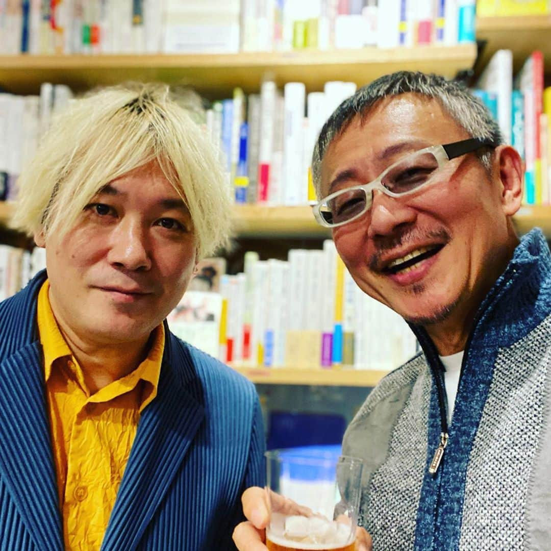 松尾貴史さんのインスタグラム写真 - (松尾貴史Instagram)「【 #松尾貴史 × #津田大介 「コロナ時代の〝 #ニッポンの違和感 〟」 『ニッポンの違和感』（毎日新聞出版）刊行記念】オンライントークを、二人で2時間語り合いました。津田さんの仕切り具合が絶妙で話しやすい……。  #本屋b&b #本屋bandb」10月9日 0時43分 - kitsch.matsuo