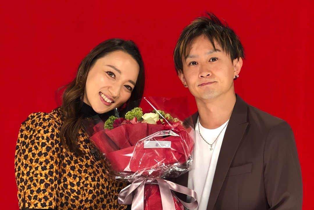 中居大輔と本田翼と夜な夜なラブ子さんさんのインスタグラム写真 - (中居大輔と本田翼と夜な夜なラブ子さんInstagram)「今週のラブ子さん﻿ いかがだったでしょうか﻿ ﻿ ラブ子さんから前川雅恵さんが卒業🎉💍﻿ 感動しましたね😭﻿  私は感動して号泣しました﻿ 理想のプロポーズ...お二人共とっても素敵でした❤️﻿ ﻿ 前川さん、直さん末永くお幸せに😭👏❤️﻿ ﻿ 次回は﻿ 新メンバー登場！﻿ ＃９頭身﻿ ＃筋肉バキバキ彼氏﻿ 10月15日(木)よる11時56分～﻿ ﻿ お楽しみに💙﻿ ﻿ #中居大輔と本田翼と夜な夜なラブ子さん﻿ #夜なラブ #中居正広 #宮川大輔 #本田翼﻿ #中居大輔 #ナレーションは松本まりか #TBS」10月9日 0時54分 - 4747love_tbs