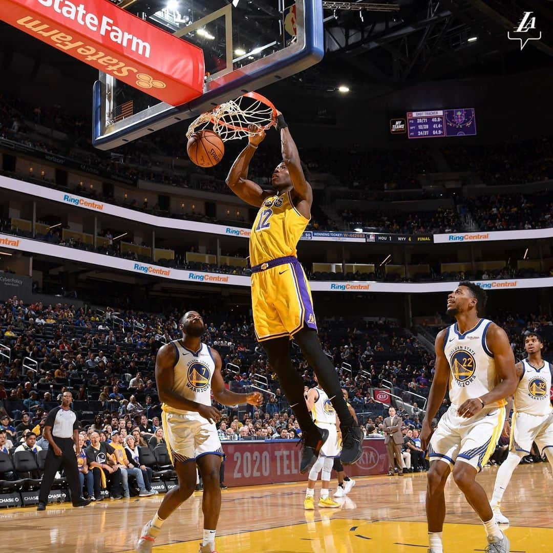 Los Angeles Lakersさんのインスタグラム写真 - (Los Angeles LakersInstagram)「Happy birthday, Rook! Join us in wishing @vontae_15 a very happy birthday 🎂🎉」10月9日 1時00分 - lakers