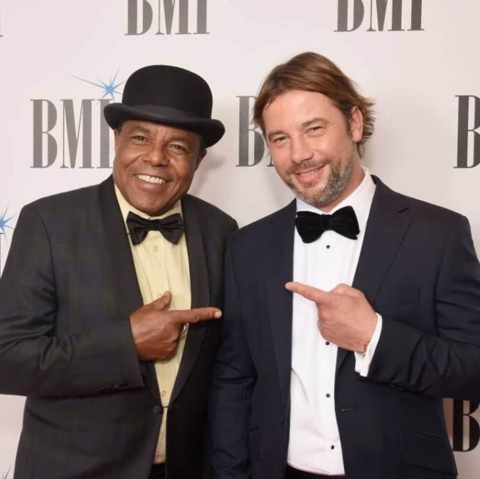 Broadcast Music, Inc.さんのインスタグラム写真 - (Broadcast Music, Inc.Instagram)「This week we are celebrating the #BMILondonAwards and we wanted to share some #TBT photos of our #BMIFamily from previous years 🇬🇧🎶 Be sure to tap the 🔗 in our bio to take a look at our virtual awards experience!」10月9日 1時12分 - bmi