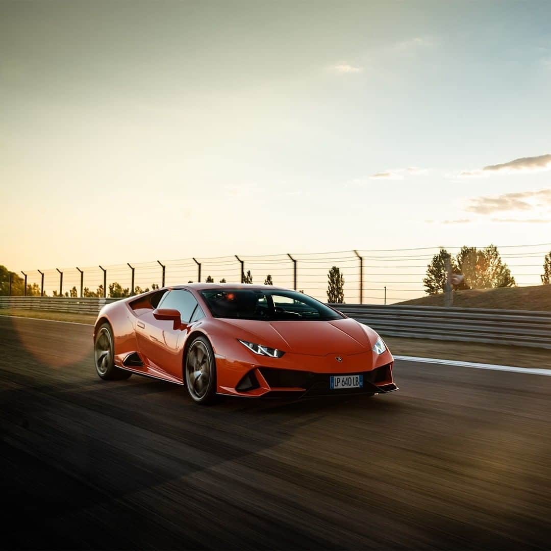 ランボルギーニのインスタグラム：「Inherently dynamic and forever extraordinary.   By being the very definition of evolution, Huracán EVO leads the advance of technology and driving emotion to the highest level. Where would you like to go with this sensual Super Sports Car?   #Lamborghini #HuracanEVO #EveryDayAmplified」
