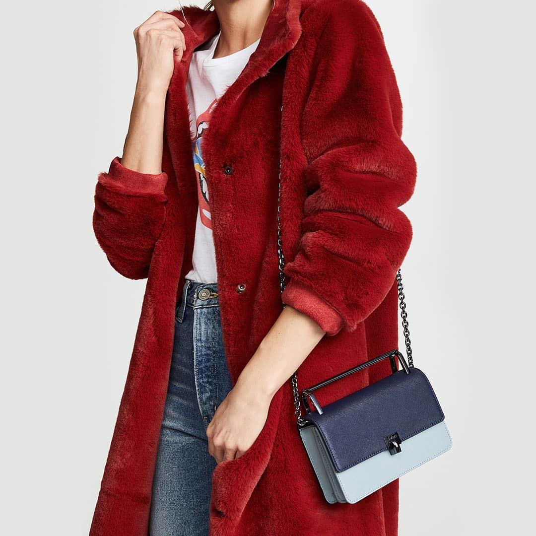 ボトキエのインスタグラム：「💡FLASH SALE💡  The Lennox crossbody is now $69.  Such a deal, you may need one in every color. Correction...you 100% need it in every color.  #botkier #flashsale」