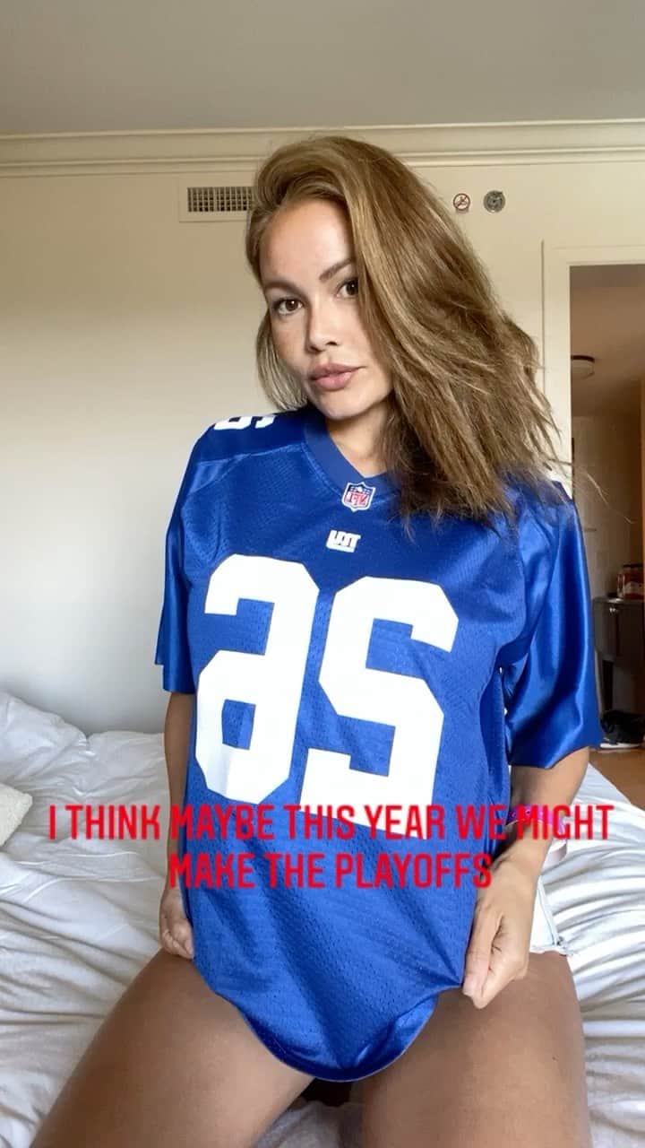 Ava Fioreのインスタグラム：「The stages of supporting the Giants」