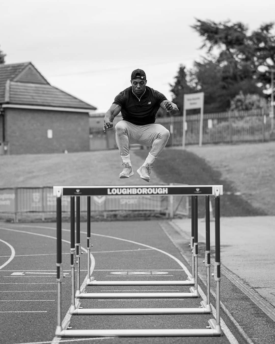 ハリー・アイキネス＝アリエティさんのインスタグラム写真 - (ハリー・アイキネス＝アリエティInstagram)「When coach says jump!! - 📸 @coopsrun - #Training #Explosive #Conditioning #trackandfield #tracklife #sub10 #Sprinter #Gym #workout #FitLife #Tracklife #power #TeamNB  #TeamUSN #Sprinter #RunnersOfInstagram #FasterStronger #RunningMotivation」10月9日 1時33分 - aikines