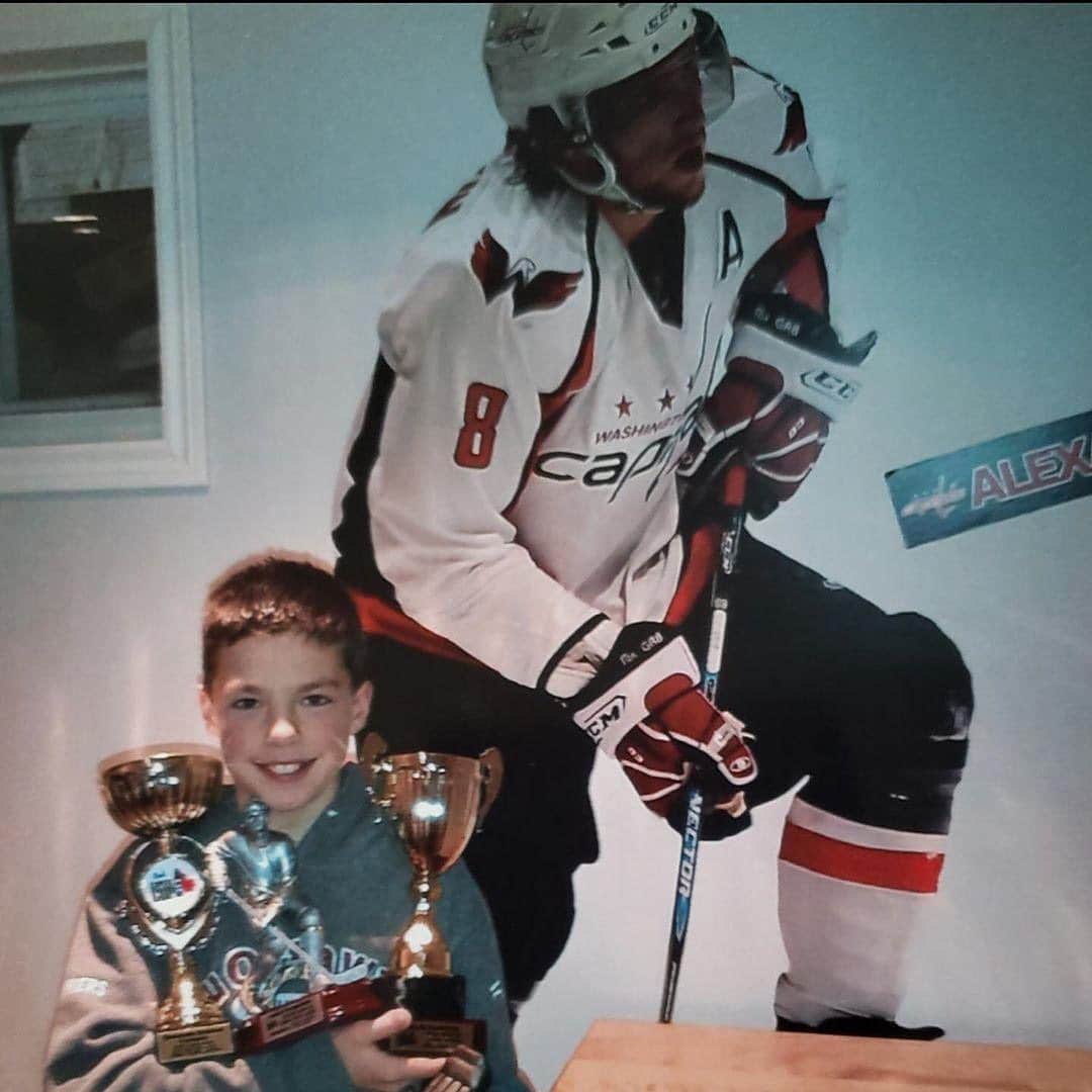 NHLさんのインスタグラム写真 - (NHLInstagram)「Hendrix Lapierre's childhood dream came true. 🙌 #NHLDraft   (📷 @lapierreh, @capitals)」10月9日 1時47分 - nhl