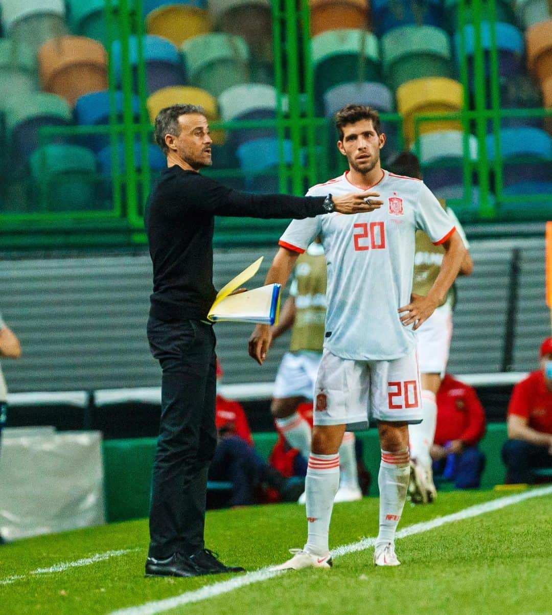 セルジ・ロベルトのインスタグラム：「Buen partido ayer contra Portugal 🇵🇹 ! Ahora a preparar los siguientes partidos! 💪🏽」