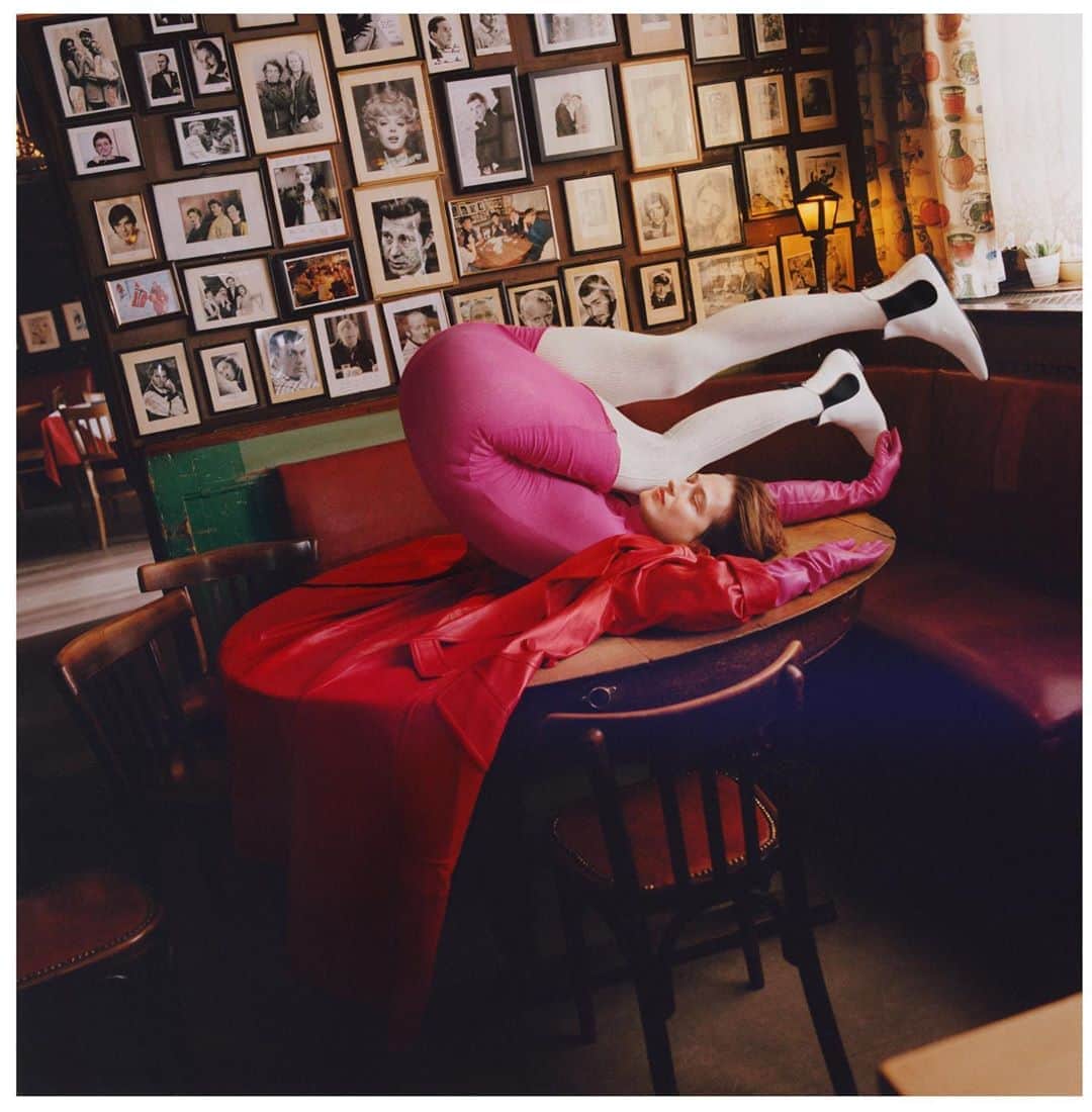 Vogue Italiaさんのインスタグラム写真 - (Vogue ItaliaInstagram)「Helmut’s Berlin. Where: Diener Tattersall. Helmuts "stammtisch" (the table he had permanently reserved for him) at Diener Tattersall, a historic boxers' bar in West Berlin. For the October issue of Vogue Italia, @Mark_Peckmezian photographed a portfolio of women styled by @Tom_Guinness at various locations in Berlin associated with Newton’s life.  Discover more via link in bio. Full credits: @Joanna__Krawczyk @tomorrowisanotherday_agency Editor-in-Chief @EFarneti Creative Director @FerdinandoVerderi Casting Directors @pg_dmcasting @samuel_ellis Make-Up @Manu_Kopp @artlistparisnewyork Hair @NaokiKomiya @julianwatsonagency Manicure @triciac.pahl  On set @walandi.a」10月9日 2時14分 - vogueitalia
