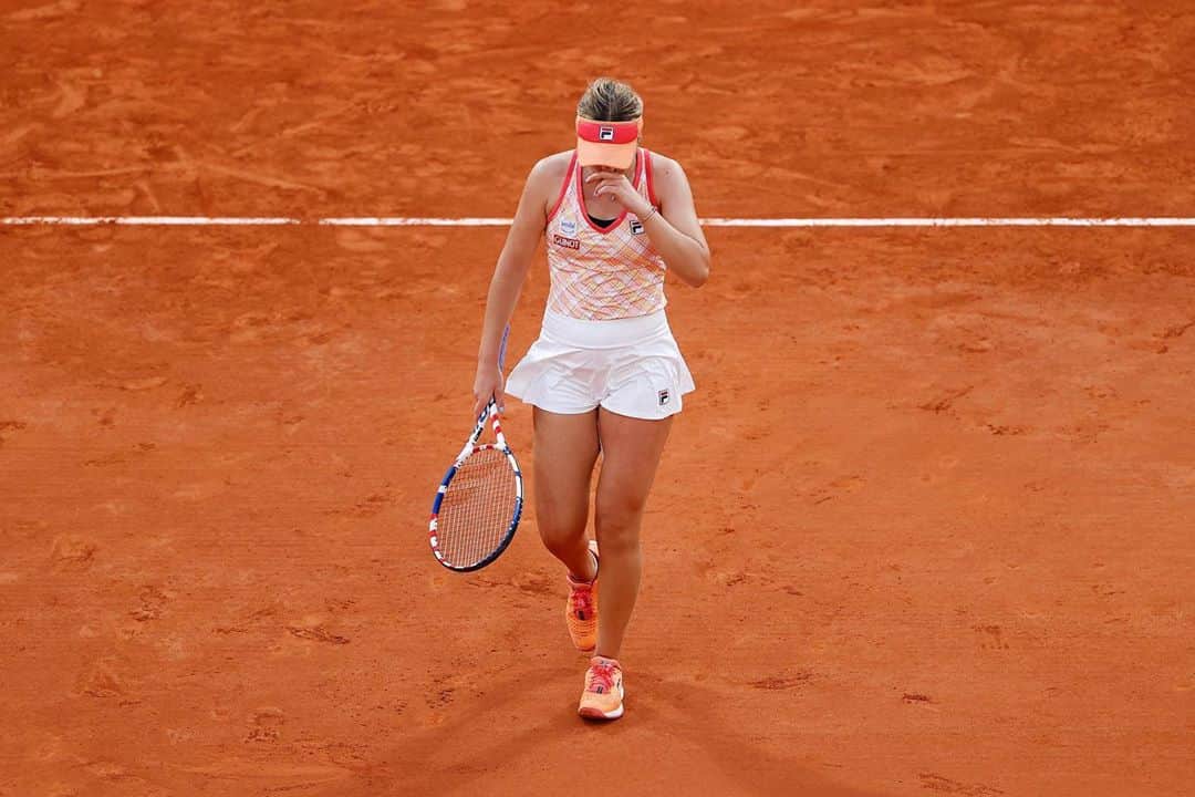 WTA（女子テニス協会）さんのインスタグラム写真 - (WTA（女子テニス協会）Instagram)「@sofia.kenin is into her 2️⃣nd Grand Slam final in 2020 🙌 #RolandGarros」10月9日 2時22分 - wta