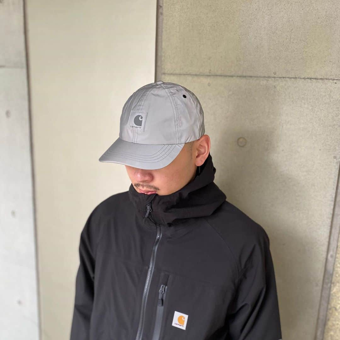 GROW AROUNDさんのインスタグラム写真 - (GROW AROUNDInstagram)「"Carhartt WIP FLECT CAP " ・ リフレクティブ素材を全面に使用した6パネルキャップが入荷いたしました🧢 ・ WEB UPも完了しております👍 ・ #growaround  #carharttwip」10月9日 12時36分 - growaround