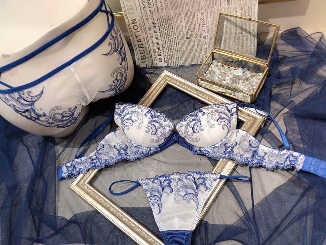Ravijour札幌4丁目プラザ店のインスタグラム：「#onsale  本日は刺繍が可愛い #アイビーレースグラマーアップ単品ブラ のご紹介です✨ 詳しくはブログへ✈  #ラヴィジュール #ravijourstaff  #ravijour_official  #ravijoursapporo」