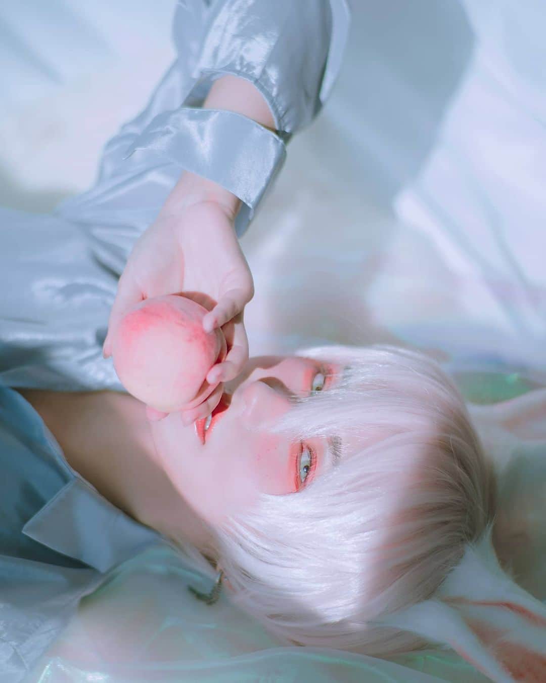 ひかりんのインスタグラム：「Just let me finish posting these before its too code for peach vibes 🤣 Don't forget to join our Minecraft server  on GeistCraft.com registration opens Oct 10 !  Photo  @lostdumplings #cosplay pkay」