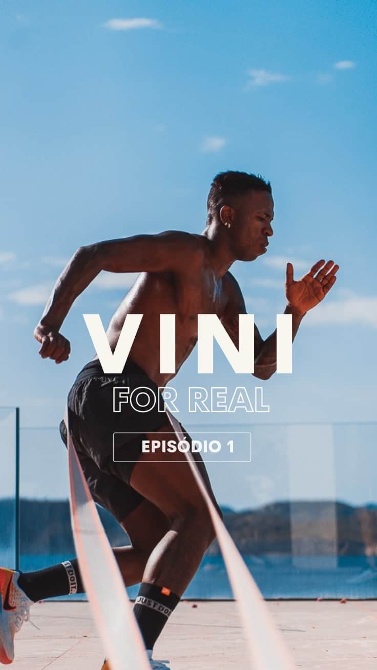 ヴィニシウス・ジュニオールのインスタグラム：「Muito feliz em compartilhar "Vini, For Real" com todos vocês. Uma série de 10 episódios sobre minha vida dentro e fora do campo. Os altos e baixos de jogar pelo melhor clube do mundo, minhas memórias de infância e uma visão única da minha vida.  Toda semana um episódio novo aqui na IG TV.  Espero que vocês gostem! ✨  #ViniForReal  \\  Very happy to share “Vini, For Real” with all of you. A 10 episode journey about my life on and off the pitch. The highs and lows of playing for the best club in the world, my childhood memories and a unique insight into my life.  A new episode coming every week.  Enjoy ✨  #ViniForReal」