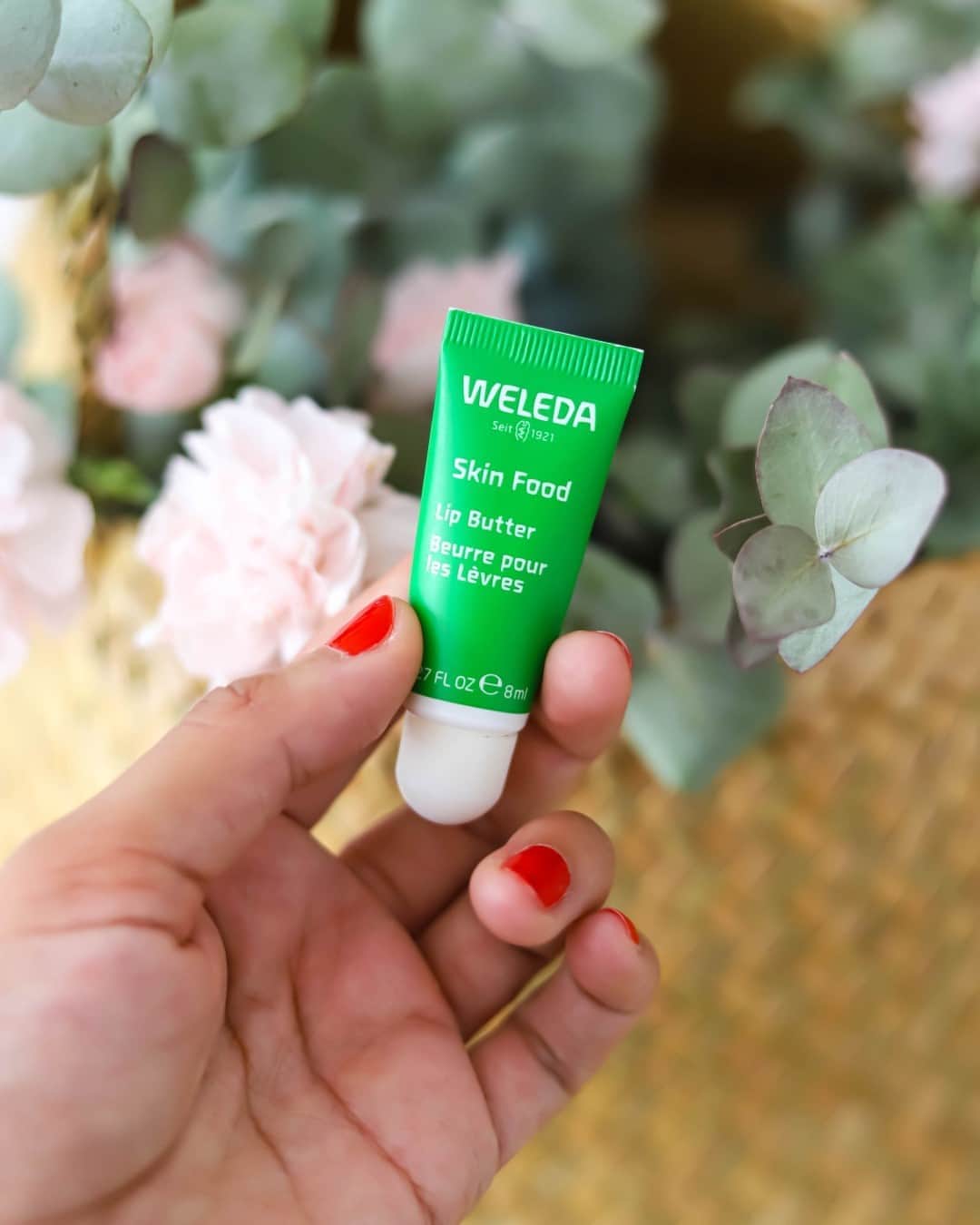 Weledaのインスタグラム：「Smooth and soothe your lips with nourishing Skin Food Lip Butter ✨💚 Let us know if you've tried it in the comments! #WeledaSkinFood」