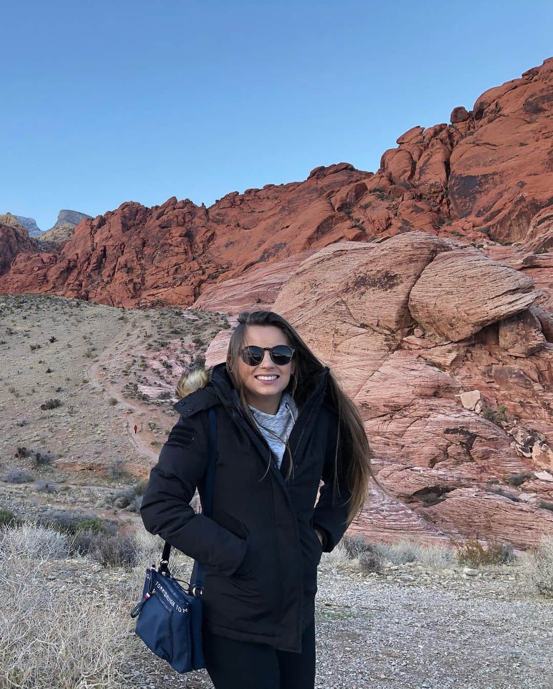 モルガーナ・ギマッキさんのインスタグラム写真 - (モルガーナ・ギマッキInstagram)「Vegas! 🎪  . #tbt #vegas #redrockcanyon #me #happy #smile #loveyourself #instagood #beautiful #beauty #cute #star #style #missthisplace #fashion #cold #winteriscoming #goodvibes #tbthursday #alwaysbelieve #alwaysbekind #alwaysbehappy #dontgiveup #fun #lifeisgood #art #thanksgod #photography」10月9日 4時52分 - morganagmach