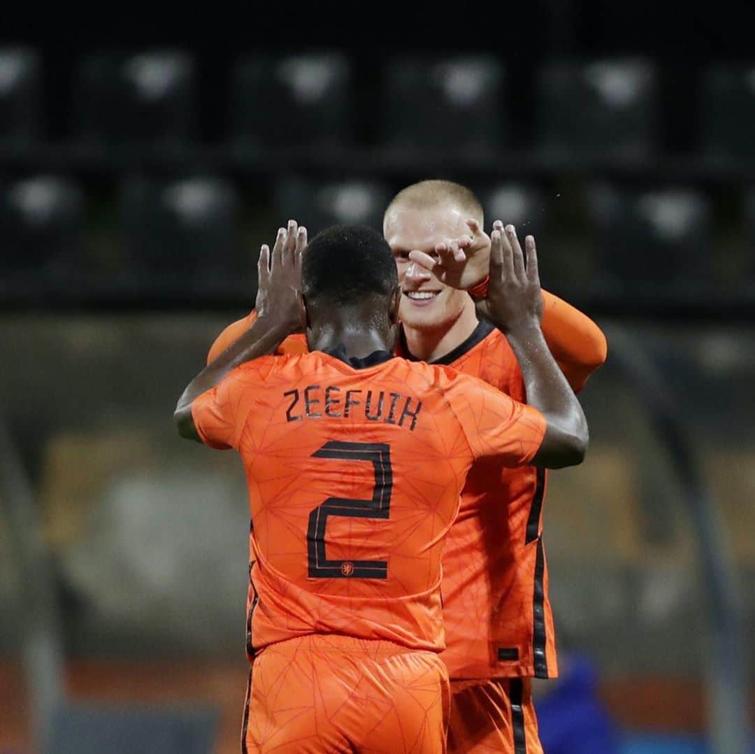 サッカー オランダ代表チームさんのインスタグラム写真 - (サッカー オランダ代表チームInstagram)「Jong Oranje won vanavond de EK-kwalificatiewedstrijd met 5-0 van Jong Gibraltar 🦁💪  #JongOranje」10月9日 4時55分 - onsoranje