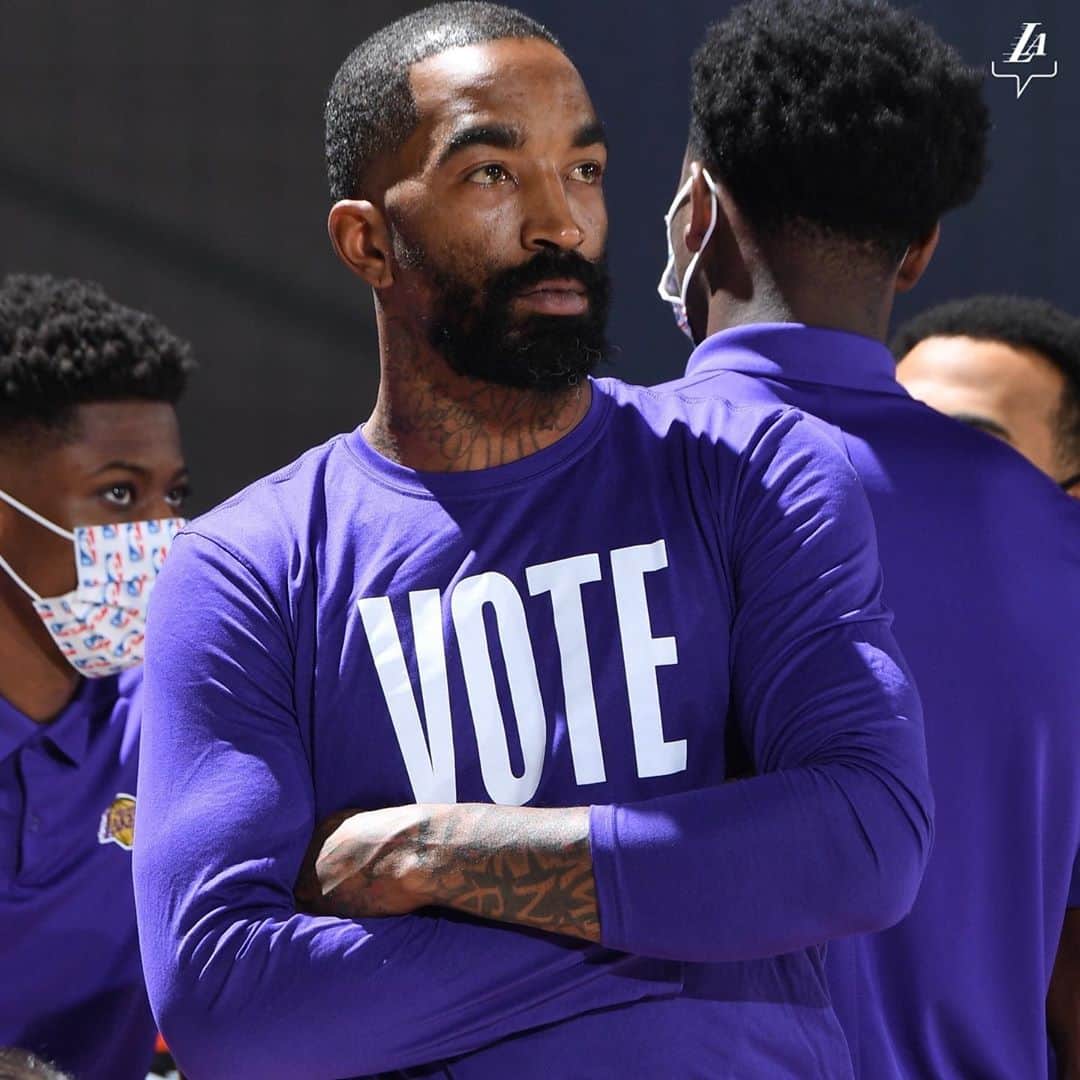 Los Angeles Lakersさんのインスタグラム写真 - (Los Angeles LakersInstagram)「Ready to send in your ballot? 📬 Find a vote by mail dropbox near you with the link in bio.」10月9日 4時59分 - lakers