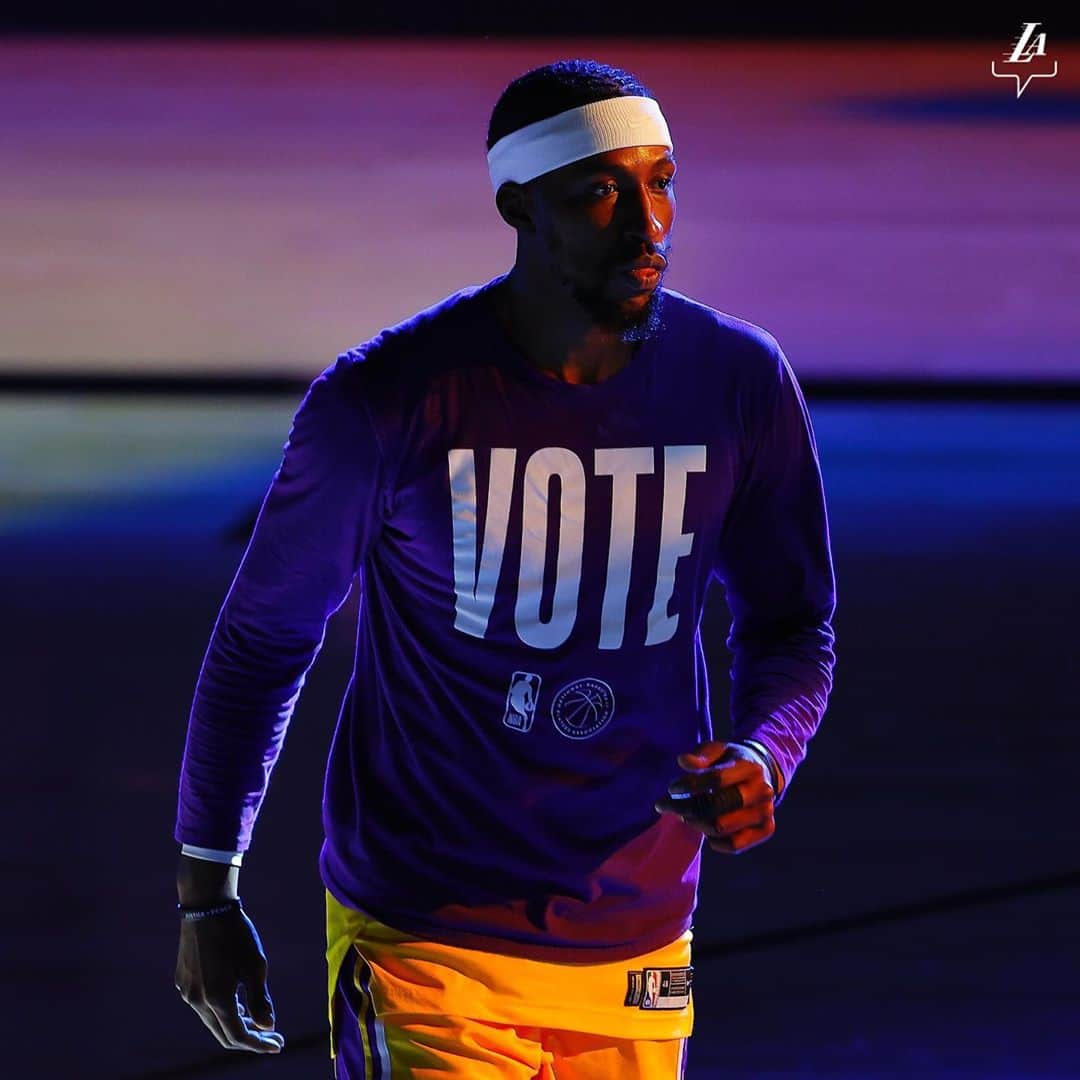 Los Angeles Lakersさんのインスタグラム写真 - (Los Angeles LakersInstagram)「Ready to send in your ballot? 📬 Find a vote by mail dropbox near you with the link in bio.」10月9日 4時59分 - lakers