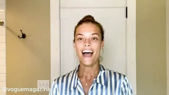 ニーナ・アグダルのインスタグラム：「Went from being in @voguemagazine feed to in my own head in 24 hours. Life is crazy. Thank you for having me! 🙏 To watch full video head to Vogue’s page or YouTube ❤️」