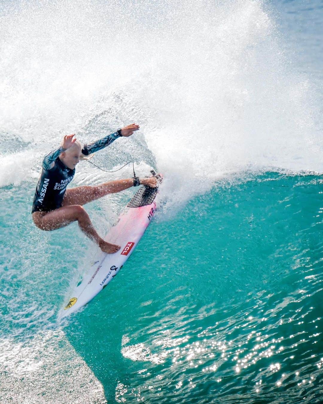 タティアナ・ウェストン・ウェブのインスタグラム：「Semana passada 💕 // @supergirlpro last weekend @petesantosphoto」