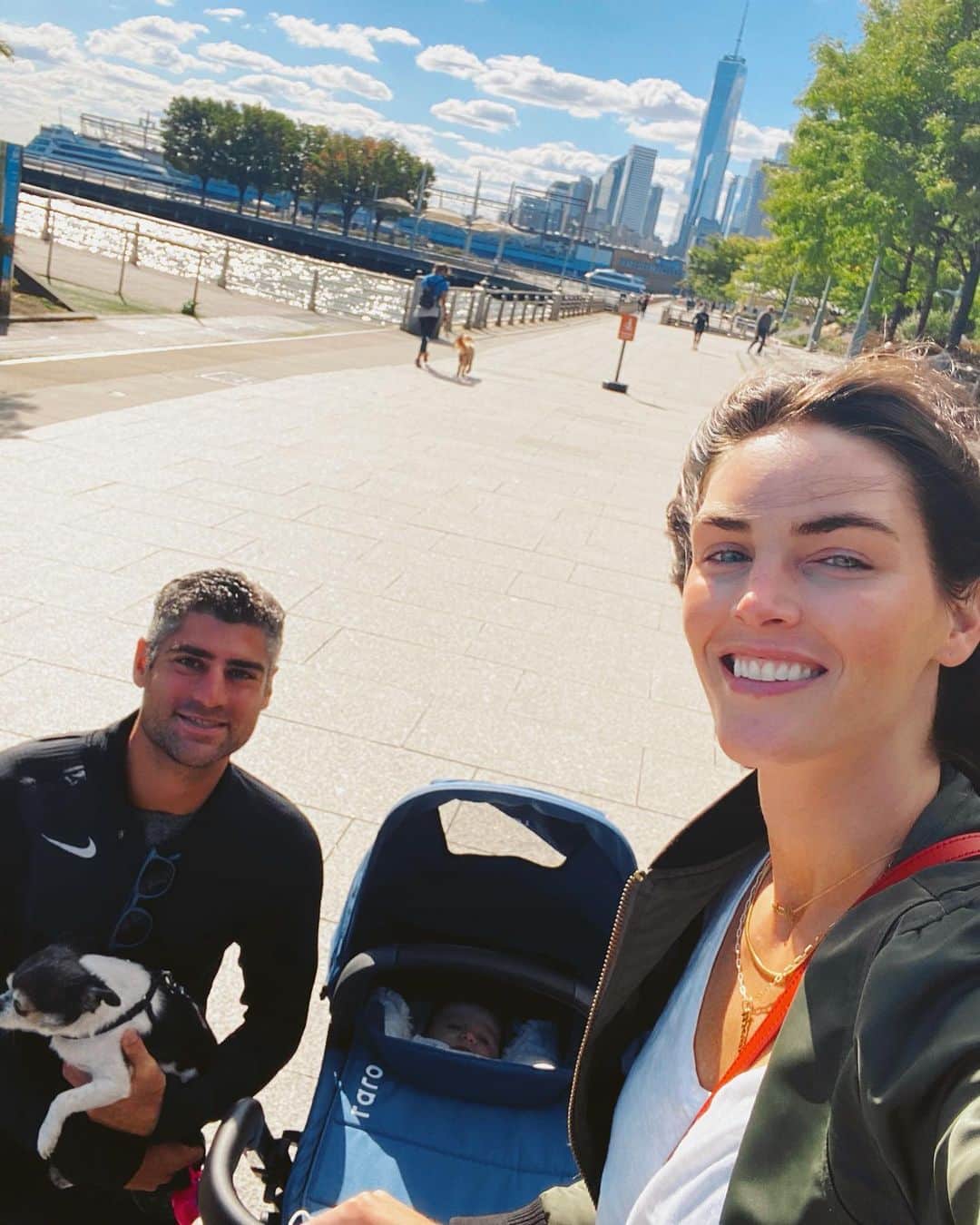 ヒラリー・ローダのインスタグラム：「Cruisin’ the West Side Highway with Uncle Spencer!」