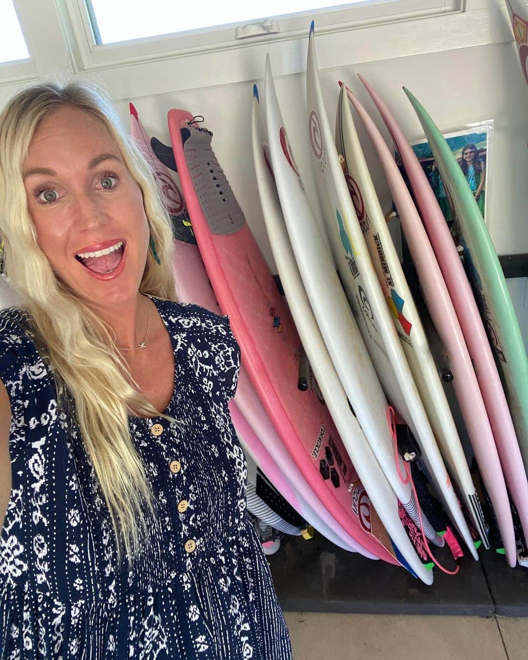 Bethany Hamiltonのインスタグラム：「Don’t miss your chance to enter my Surfboard Giveaway! FOUR winners will receive one of my personal surfboards signed by me, my Overcoming Obstacles online course, an @unstoppablethefilm DVD, $200 to @nowfoodsofficial, a pair of @cobianfootwear sandals, and a @stickybumpswax prize pack!  Deadline is TOMORROW at 11:59pm PDT. US entries only. Click the link in my bio to enter!」