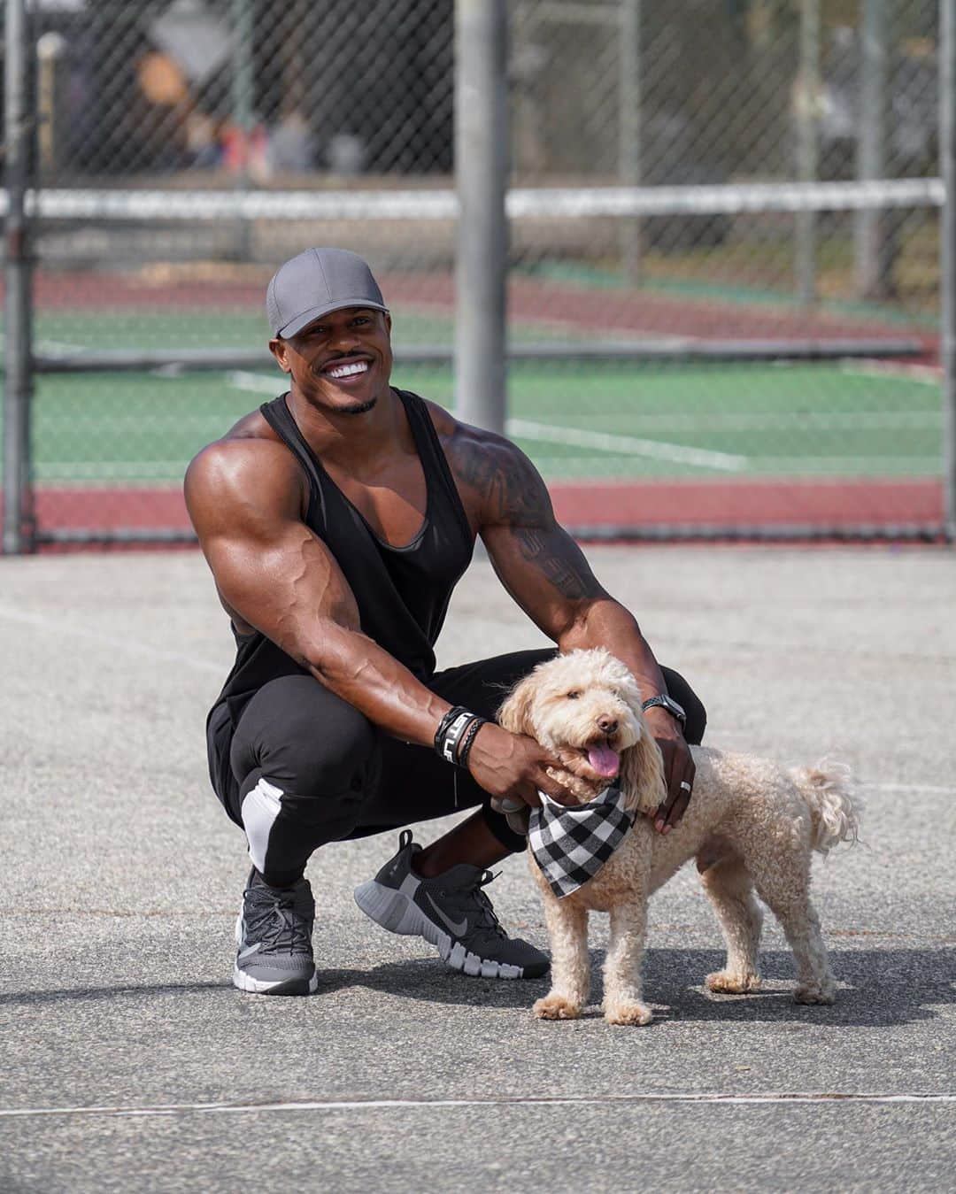 Simeon Pandaさんのインスタグラム写真 - (Simeon PandaInstagram)「Dog day afternoon @boohoomanofficial  ⁣ #simeonpanda #boohooman #mensfashion #menstyle #menstyleguide #mensstyle #mensshoes #mens #menswear #la #losangeles #malemodel #model #fashion #style #swag #drip」10月9日 7時48分 - simeonpanda