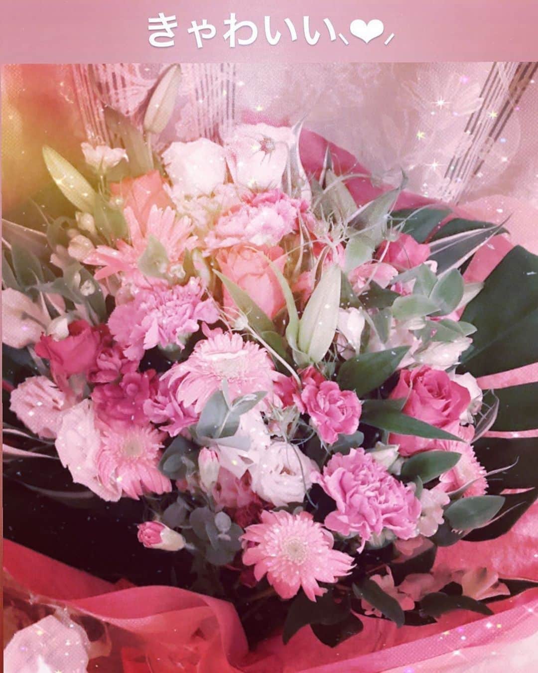 橘咲良のインスタグラム：「サプライズのお花ありがとお⸜❤︎⸝‍ @channel9house   #キングラビッツ #橘咲良 だぞ」