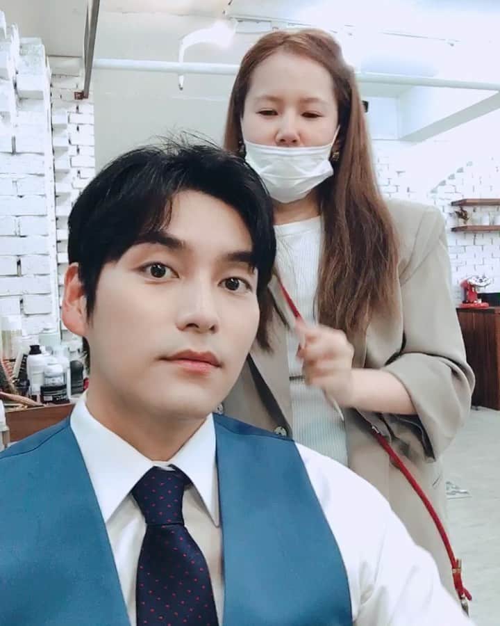 のインスタグラム：「민쌤 굿모닝!! 👋🏻」