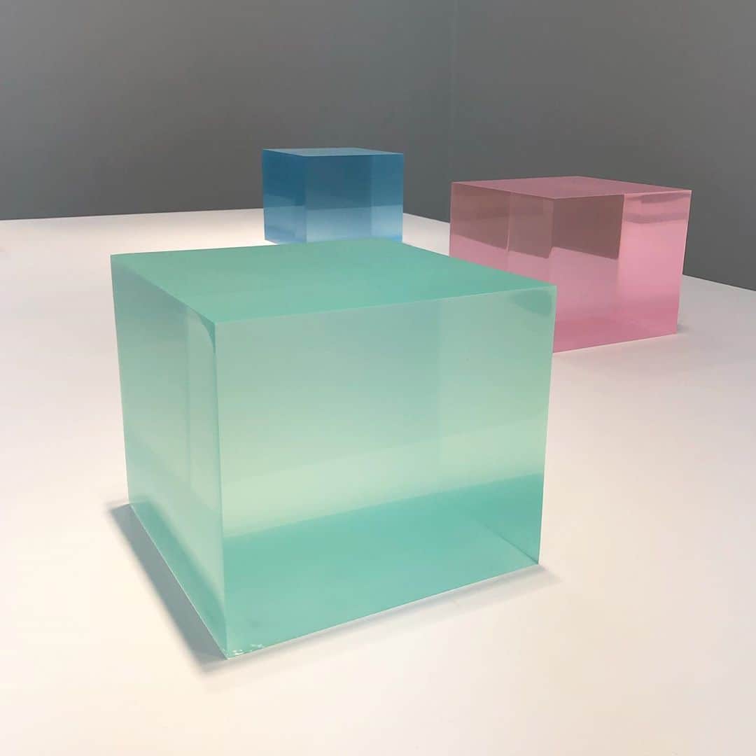 岡田育さんのインスタグラム写真 - (岡田育Instagram)「“Reflections” . #jamescasebere #dougaitken  #vanderleilopes #peteralexanderartist #helenpashgian and more #friezeartfair2019」10月9日 8時34分 - okadaic