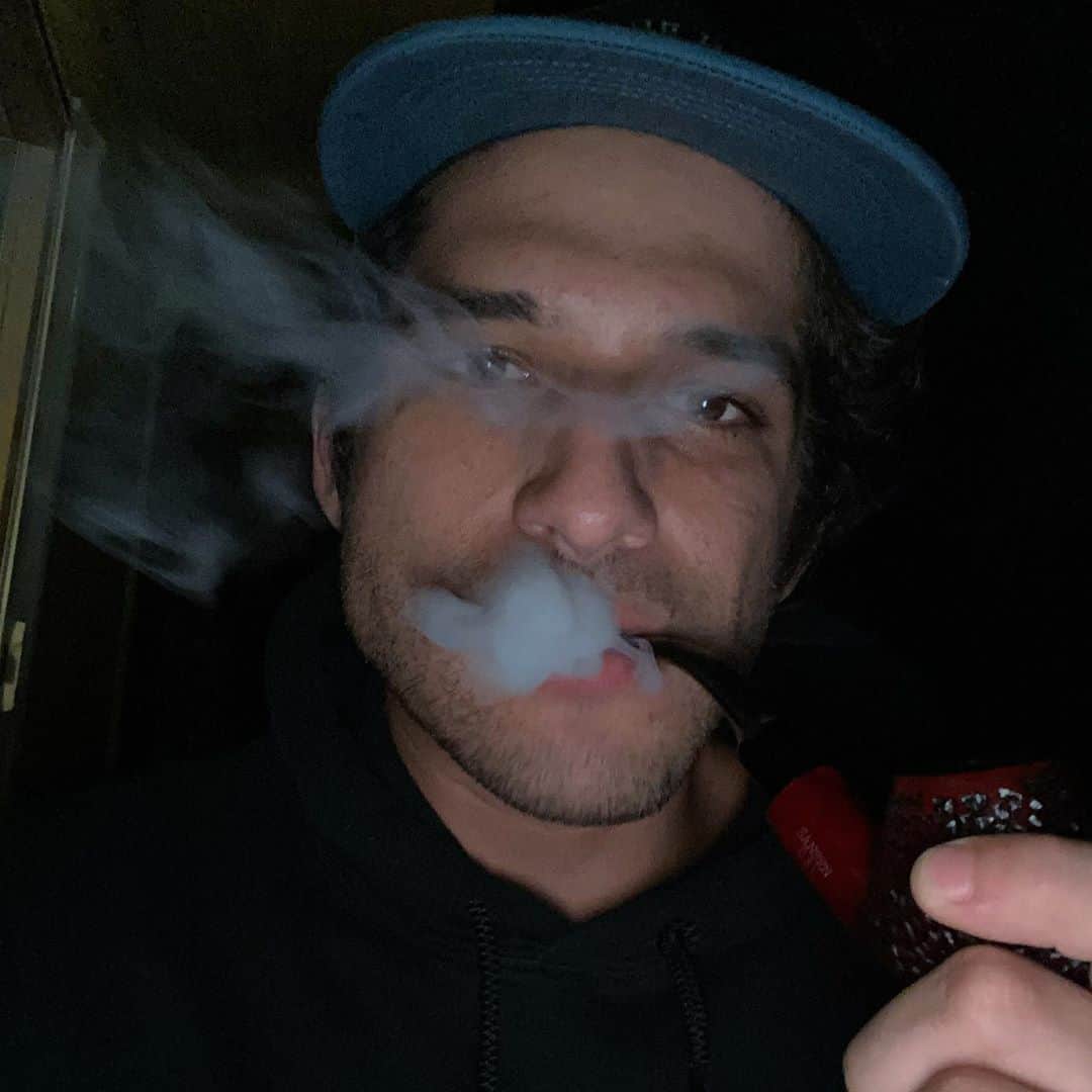 のインスタグラム：「Smoking is bad, mmmmkay」