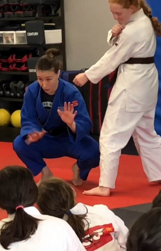 マルティ・マロイのインスタグラム：「Sometimes the smallest changes can have a huge impact on the success of your techniques. For #sode to #kouchi the most vital step is the first one. #Protip: If you don't convince your opponent that your setup attack is REAL, your secondary attack will be less successful. Shout out to @abbi_crump from @downtownacademy for being a fantastic #uke 🥰」
